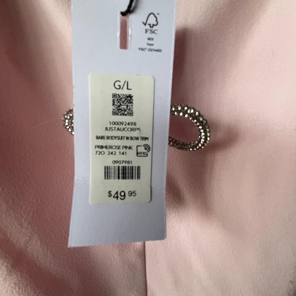Pale Pink Textured Bodysuit Dynamite Top NWT Decorative Crystal Bows Size Large - Picture 6 of 7